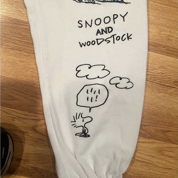Peanuts White Sweatpants with Snoopy and Woodstock Design - Picture 4 of 5